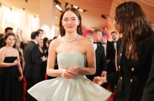 H Emma Stone με custom made Louis Vuitton 