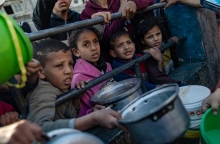 Εν πλω η βοήθεια για τη Γάζα ενώ ο άμαχος πληθυσμός λιμοκτονεί