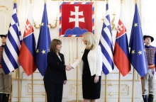 Σακελλαροπούλου: Στη Σλοβακία συναντήθηκε με ομόλογό της