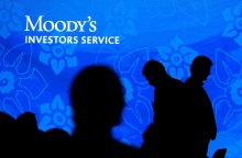 Moody’s: Ένα «σκαλοπάτι» πιο κάτω από την επενδυτική βαθμίδα η ελληνική οικονομία - Αμετάβλητη η πιστοληπτική ικανότητα της χώρας.