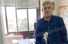 Τέμπη: Επίθεση με μπογιές στον πρώην περιφερειάρχη Θεσσαλίας Κώστα Αγοραστό