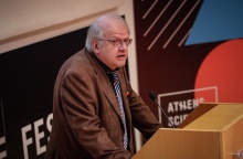 Ο Άκης Τσελέντης