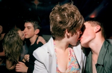 Ewen Spencer: Ο φημισμένος βρετανός φωτογράφος μιλάει στην Athens Voice για τις εικόνες του, τη ζωή στη Βρετανία, τις συνεργασίες του