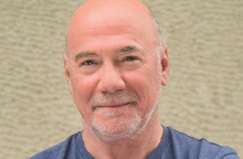 Μένιος Σακελλαρόπουλος: «Οι πραγματικά αληθινές ιστορίες έχουν μια τρομακτική δυναμική»