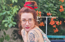 Η Ειρήνη Βιτόρου από το μπαλκόνι της