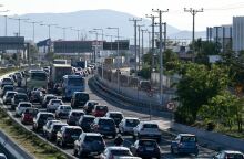 Κίνηση στους δρόμους: Πού εντοπίζονται τα προβλήματα