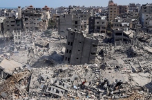 Εικόπα της πόλης της Γάζας με γκρεμισμένα κτήρια και όγκους τσιμεντων μετά τον πόλεμο Ισραήλ - Χαμάς