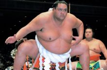 Ιαπωνία: Ο Ακεμπόνο, ο πρώτος γεννημένος στο εξωτερικό μεγάλος πρωταθλητής του σούμο, πέθανε σε ηλικία 54 ετών.