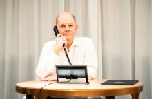 Όλαφ Σολτς: Δεν καπνίζουμε όλοι χόρτο στη Γερμανία, διαβεβαιώνει ο Γερμανός καγκελάριος φοιτητές στην Κίνα - Η νέα νομοθετική ρύθμιση για την κάνναβη.