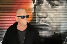O Eric Burdon μιλάει στην Athens Voice για τη ζωή του στην Αθήνα και τη σχέση του με την πόλη.