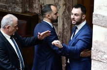 Ξυλοδαρμός στη Βουλή: Οι αντιδράσεις των κομμάτων