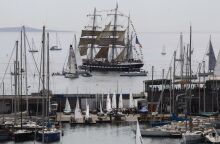 Με το εμβληματικό ιστιοφόρο «Belem» αναχώρησε η Ολυμπιακή Φλόγα από τον Πειραιά για το λιμάνι της Μασσαλίας και τους Ολυμπιακούς Αγώνες 2024.