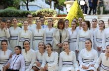 Το έργο «Η ουράνια πολιτεία» στον κήπο του Προεδρικού Μεγάρου, στο πλαίσιο του 2ου Φεστιβάλ Λατρευτικής Μουσικής - Παρουσία της Κατερίνας Σακελλαροπούλου.