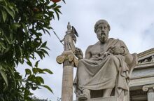 Πλάτωνας: Πάπυροι «έδειξαν» τον τόπο ταφής του Έλληνα φιλοσόφου και αποκάλυψαν πώς πέρασε τις τελευταίες του ώρες.