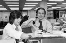 Γούντγουορντ και Μπέρνσταϊν κατά τις έρευνές τους για το Watergate