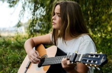 Η ευχάριστη ακρόαση θλιβερής μουσικής: μια σύγχρονη επιστημονική προσέγγιση