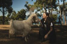Η Εριέττα Κούρκουλου εξηγεί γιατί έχει αποφασίσει να μην τρώει κρέας - Το vegan μήνυμά της για το Πάσχα.