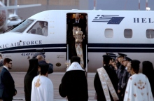 Έφτασε στην Αθήνα το Άγιο Φως 