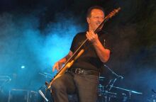 Αντώνης Τουρκογιώργης: Πέθανε στα 73 του χρόνια ο μπασίστας και τραγουδιστής των Socrates Drunk the Conium - Αντιμετώπιζε σοβαρά προβλήματα υγείας. 