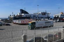 Πάτρα: Νεκρή ανασύρθηκε η γυναίκα που έπεσε με αυτοκίνητο στο βόρειο λιμάνι της πόλης - Έρευνες του Λιμενικού προκειμένου να εξακριβωθούν οι συνθήκες.