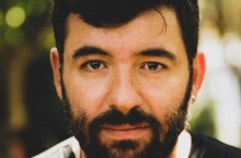 Ο σκηνοθέτης Γρηγόρης Χατζάκης με αφετηρία τον "Πινόκιο" δημιουργεί μια παράσταση για την φθαρτότητα