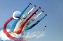 «Red Arrows»: Αεροπορικη επίδειξη σε Φλοίσβο και Σούδα