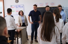 Κασσελάκης: Επίσκεψη σε μειονοτικό σχολείο Αλβανίας