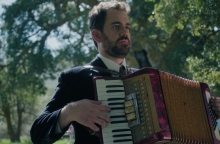 Theodore: Δείτε πρώτοι το βιντεοκλίπ του νέου τραγουδιού «The Big Rip»