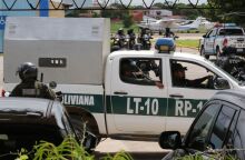 Βολιβία: Πλήθος λιντσάρει τρεις φερόμενους ως απαγωγείς ζευγαριού - Οι δύο ξυλοκοπήθηκαν μέχρι θανάτου και ο τρίτος κάηκε ζωντανός - Σκληρές εικόνες.