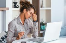 Το burnout μεταξύ των πιο ανησυχητικών τάσεων και στο ελληνικό εργασιακό περιβάλλον - Διαδικτυακή έρευνα που διεξήγαγε το kariera.gr μέσω LinkedIn.