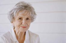 Άλις Μoνρό: Πέθανε σε ηλικία 92 ετών η βραβευμένη με Νόμπελ Λογοτεχνίας Καναδή συγγραφέας - Αναδρομή στη ζωή και το έργο της κορυφαίας διηγηματογράφου.