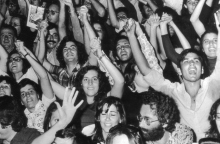 Η Athens Voice παρουσιάζει τη σειρά podcast «50 χρόνια Μεταπολίτευση» των καθηγητών Νίκου Παναγιώτου και Χρήστου Α. Φραγκονικολόπουλου