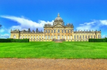 Bridgerton: Tο Κάστρο Χάουαρντ, στο οποίο ο Σάιμον Μπάσετ και η Ντάφνι Μπρίτζερτον περνούν το μήνα του μέλιτος