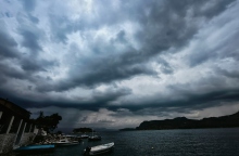 Καιρός: Βροχές και ζέστη την Πέμπτη