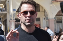 Τι θέλει να κρύψει ο Κασσελάκης;