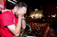 Κώστας Φορτούνης: Ξέσπασε σε κλάματα με το τρόπαιο του Conference