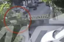 Τροχαίο δυστύχημα στη Νίκαια: Η στιγμή που αυτοκίνητο εμβόλισε μηχανή