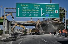 Ισθμός: Στο «κόκκινο» η κυκλοφορία των οχημάτων - Τεράστια προβλήματα αντιμετωπίζουν οι οδηγοί