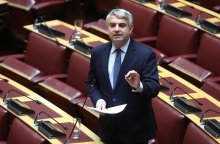 Ο Οδυσσέας Κωνσταντινόπουλος στα έδρανα της Βουλής