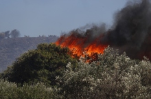 Φωτιά στη Βάρης Κορωπίου: Οι δρόμοι που είναι κλειστοί