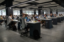 6ήμερη εργασία και ψηφιακή κάρτα εργασίας: Ποιες επιχειρήσεις αφορoύν