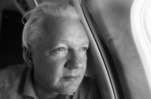 Τζούλιαν Ασάνζ: Η πρώτη νύχτα ελευθερίας του μετά από 14 χρόνια