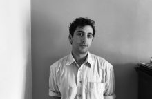 Ο ανερχόμενος σκηνοθέτης Μάριο Μπανούσι με το «Taverna Miresia* - Mario, Bella, Anastasia» στο Φεστιβάλ Αθηνών Επιδαύρου