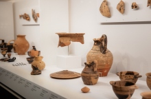 Άποψη από το Μουσείο της Ανασκαφής στο Μουσείο Ακρόπολης