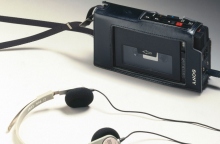 Σαν σήμερα 1η Ιουλίου κυκλοφορεί το πρώτο Walkman από τη SΟΝΥ