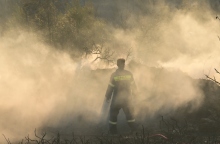 Φωτιές σε Χίο και Κω: Συνεχίζεται η μάχη με τις φλόγες 