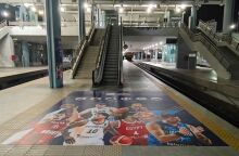 Προολυμπιακό Τουρνουά 2024: Ο σταθμός της Γραμμής 1 Φάληρο «ντύθηκε» στα χρώματα των έξι ομάδων με πρωτοβουλία της ΣΤΑ.ΣΥ