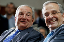 Κώστας Καραμανλής και Αντώνης Σαμαράς στην παρουσίαση του βιβλίου του διευθυντή της εφημερίδας "Εστία", Μανώλη Κοττάκη, "Οι Απόρρητοι Φάκελοι Καραμανλή", στο Πολεμικό Μουσείο