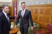 Αντιπολίτευση: Σοβαρότης μηδέν