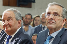 Κώστας Καραμανλής και Αντώνης Σαμαράς στην παρουσίαση του βιβλίου του διευθυντή της εφημερίδας "Εστία", Μανώλη Κοττάκη, "Οι Απόρρητοι Φάκελοι Καραμανλή", στο Πολεμικό Μουσείο